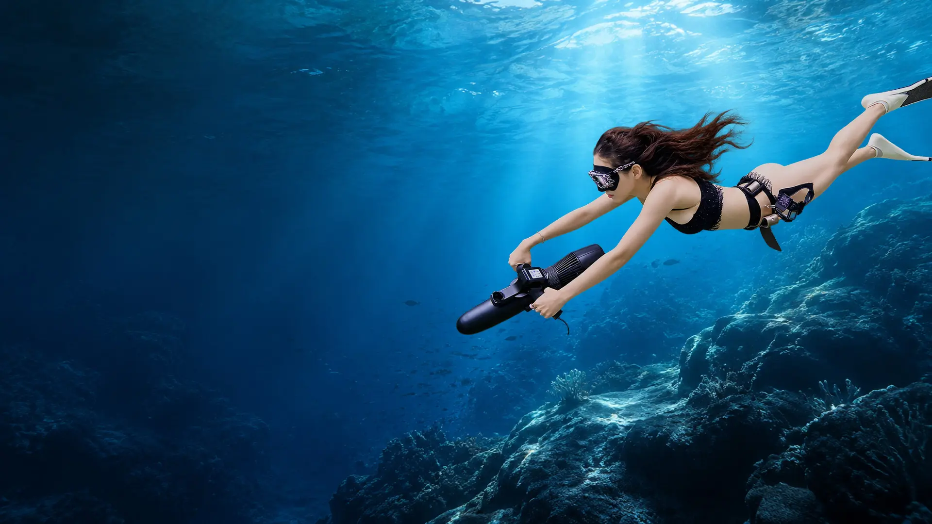 KESZING Brand Story featuring underwater exploration with an electric underwater scooter and innovative marine mobility technology